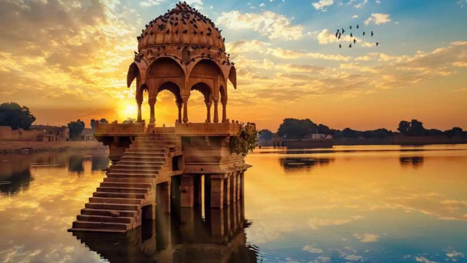 Gadsisar Lake - Serene Oasis in Jaisalmer